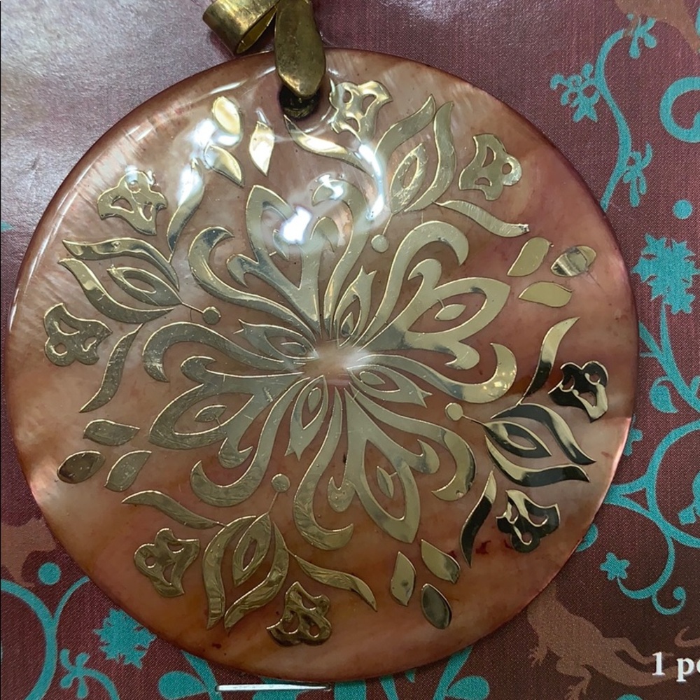 Pendant - Picture 2 of 3